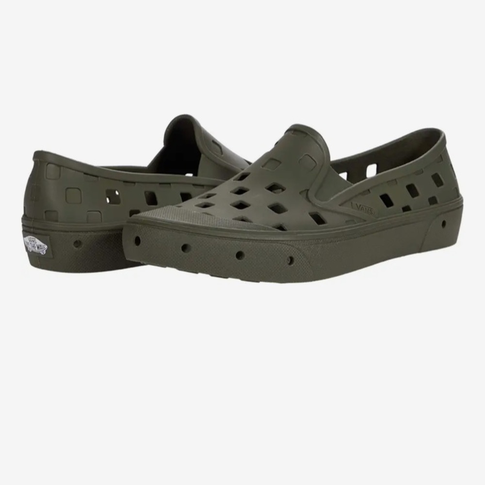 Vans Trek slip on, black, size women’s size 7.5